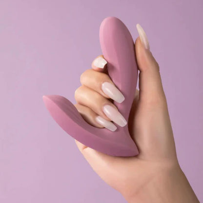 Erica de Svakom es un vibrador de estimulación simultánea, ya que estimula la vagina (zona G) y la vulva al mismo tiempo.